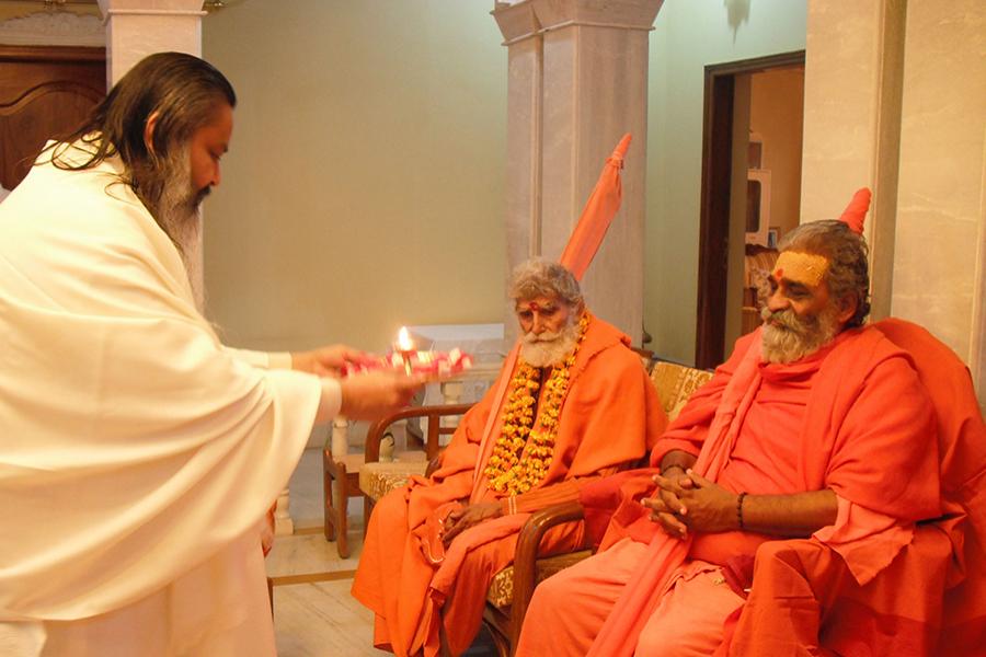 Jyotishpeethadheeshwara Jagadguru Shankaracharya Swami Vasudevanand Saraswati Ji Maharaja has visited and blessed newly constructed Peace Palace at Bhopal, India on 29 Dec. 2010. Brahmachari Girish Ji is performing Aarti. 
